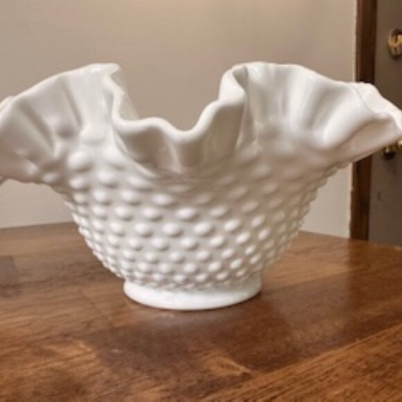 Fenton Hobnail Milk Glass Ruffle Bowls Set – Vintage White Scalloped Crimped Edg - Picture 7 of 10